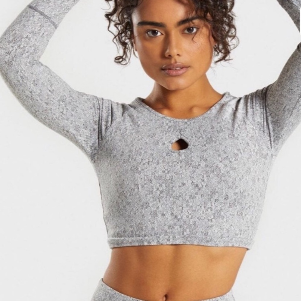 Gym Shark Knit Top with thumb holes - Picture 1 of 6